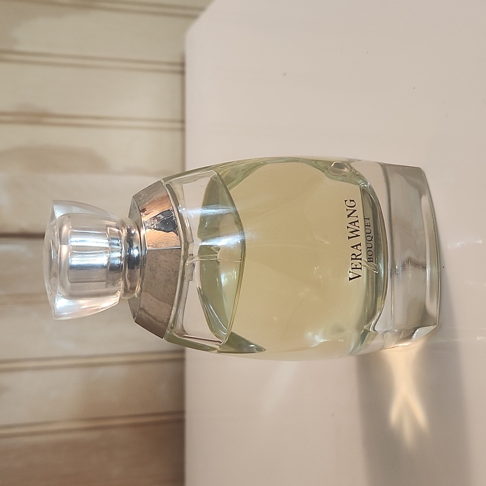 Vera Wang bouquet perfume